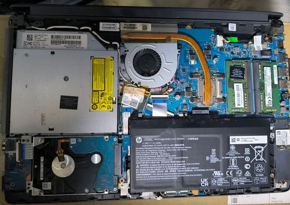 HP 250 G7 i5-1035G1 メモリ16GB Office2024