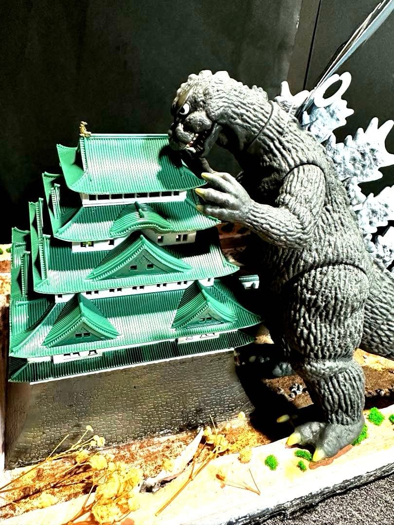 ゴジラ・ストア限定ゴジラ１９６４(モスゴジ)名古屋城襲撃