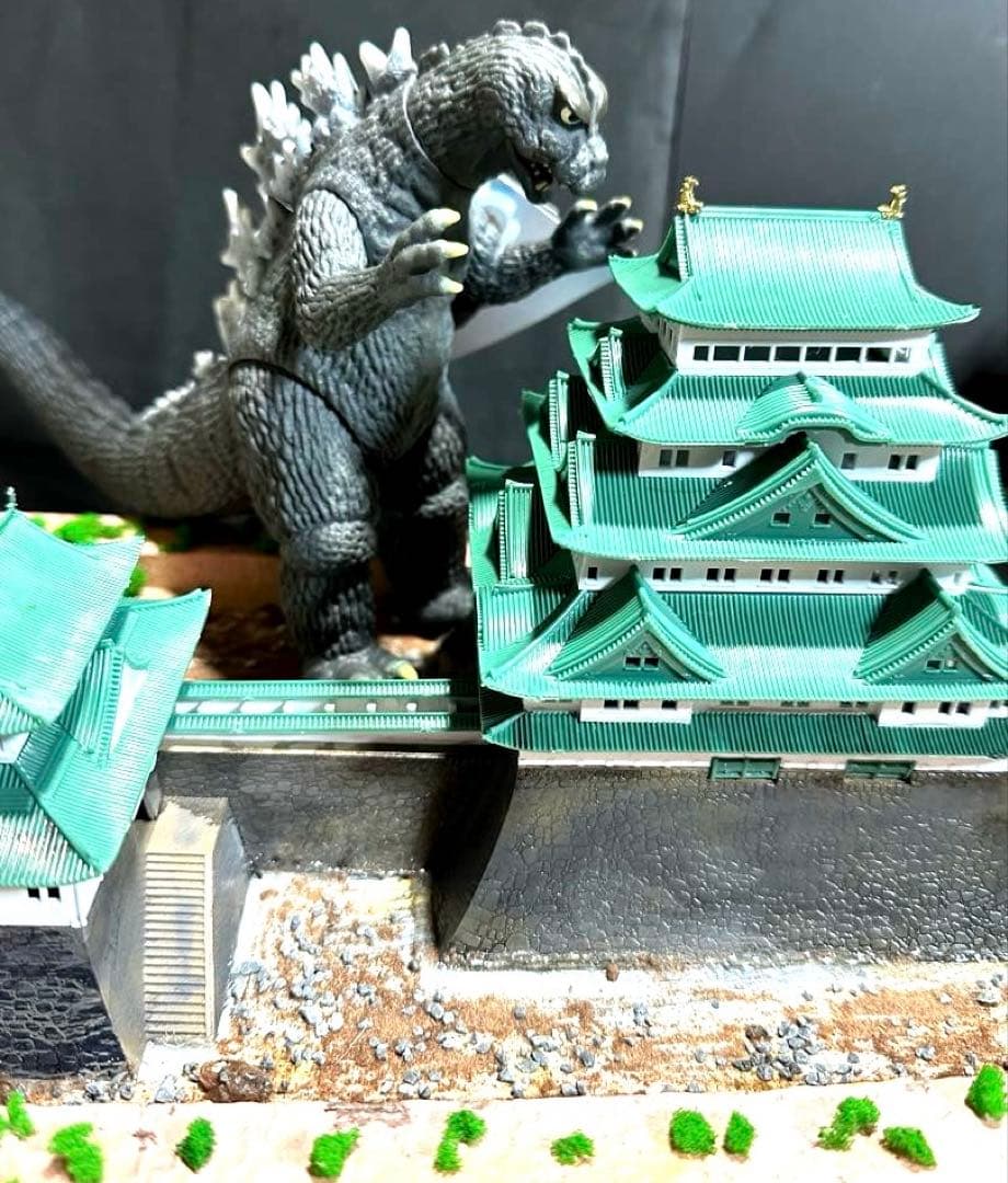 ゴジラ・ストア限定ゴジラ１９６４(モスゴジ)名古屋城襲撃