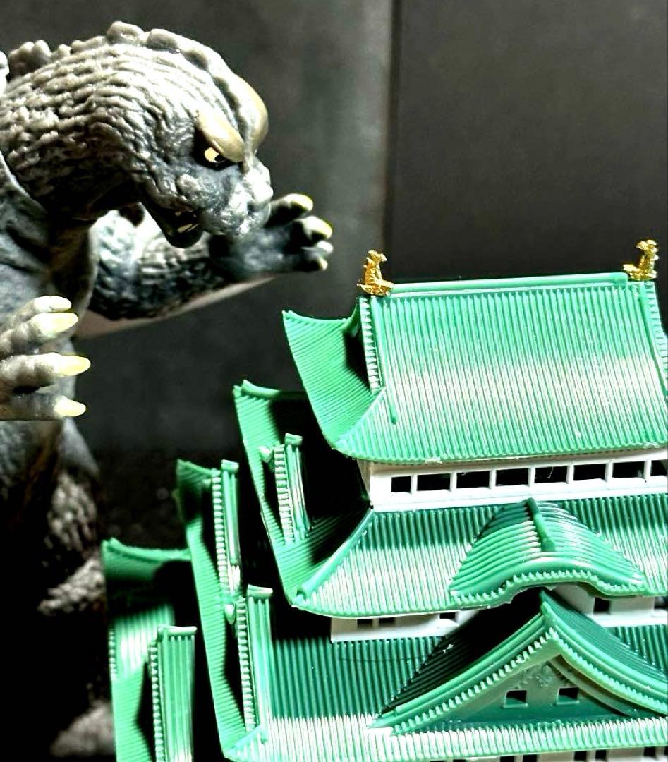 ゴジラ・ストア限定ゴジラ１９６４(モスゴジ)名古屋城襲撃