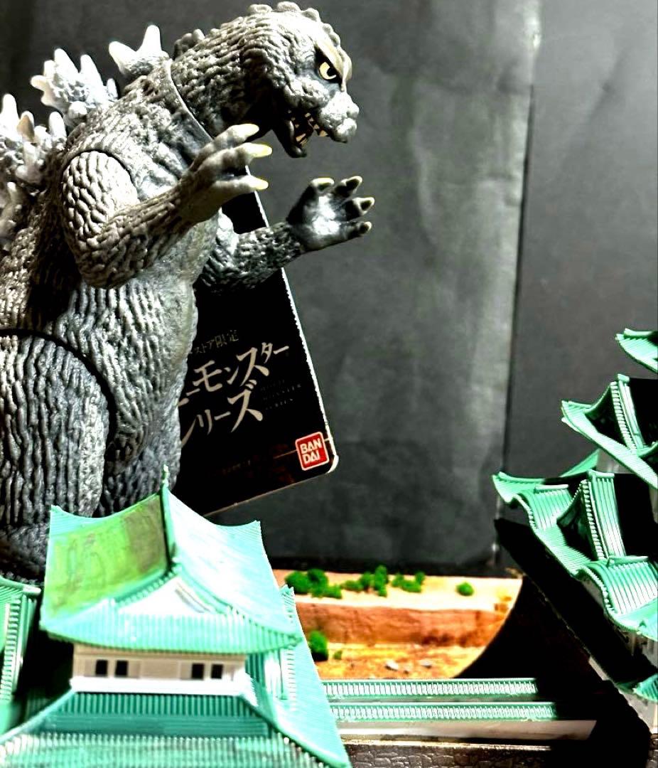 ゴジラ・ストア限定ゴジラ１９６４(モスゴジ)名古屋城襲撃