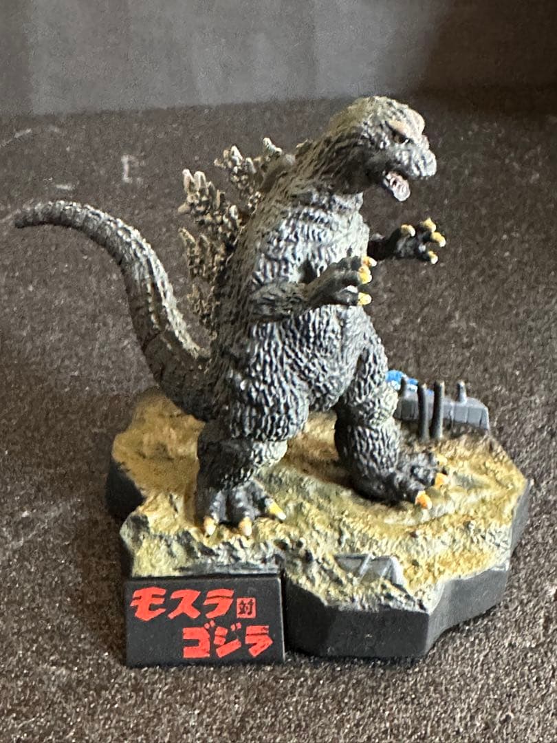 ゴジラ・ストア限定ゴジラ１９６４(モスゴジ)名古屋城襲撃
