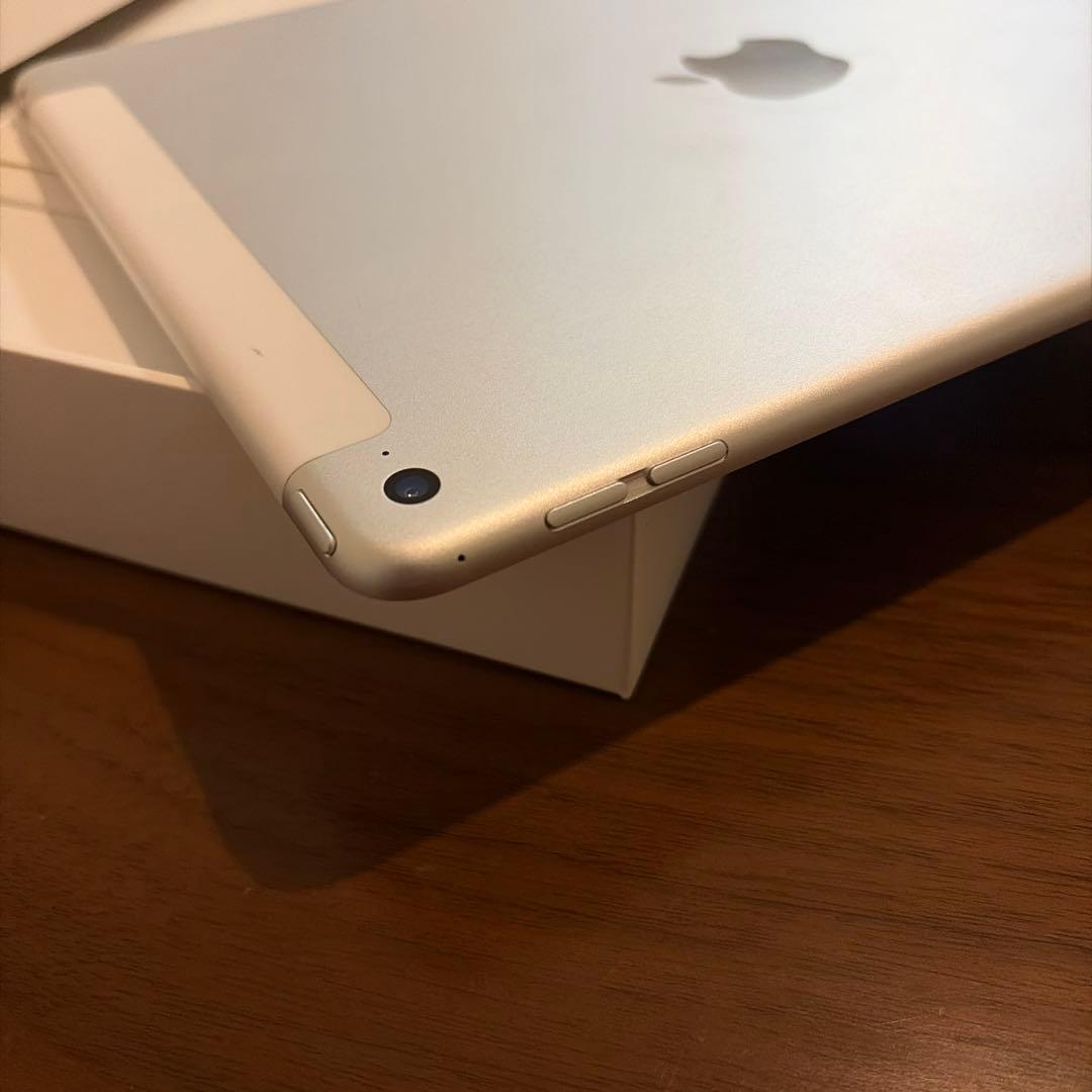 【美品】Apple iPad Air シルバー 本体　32G A1567