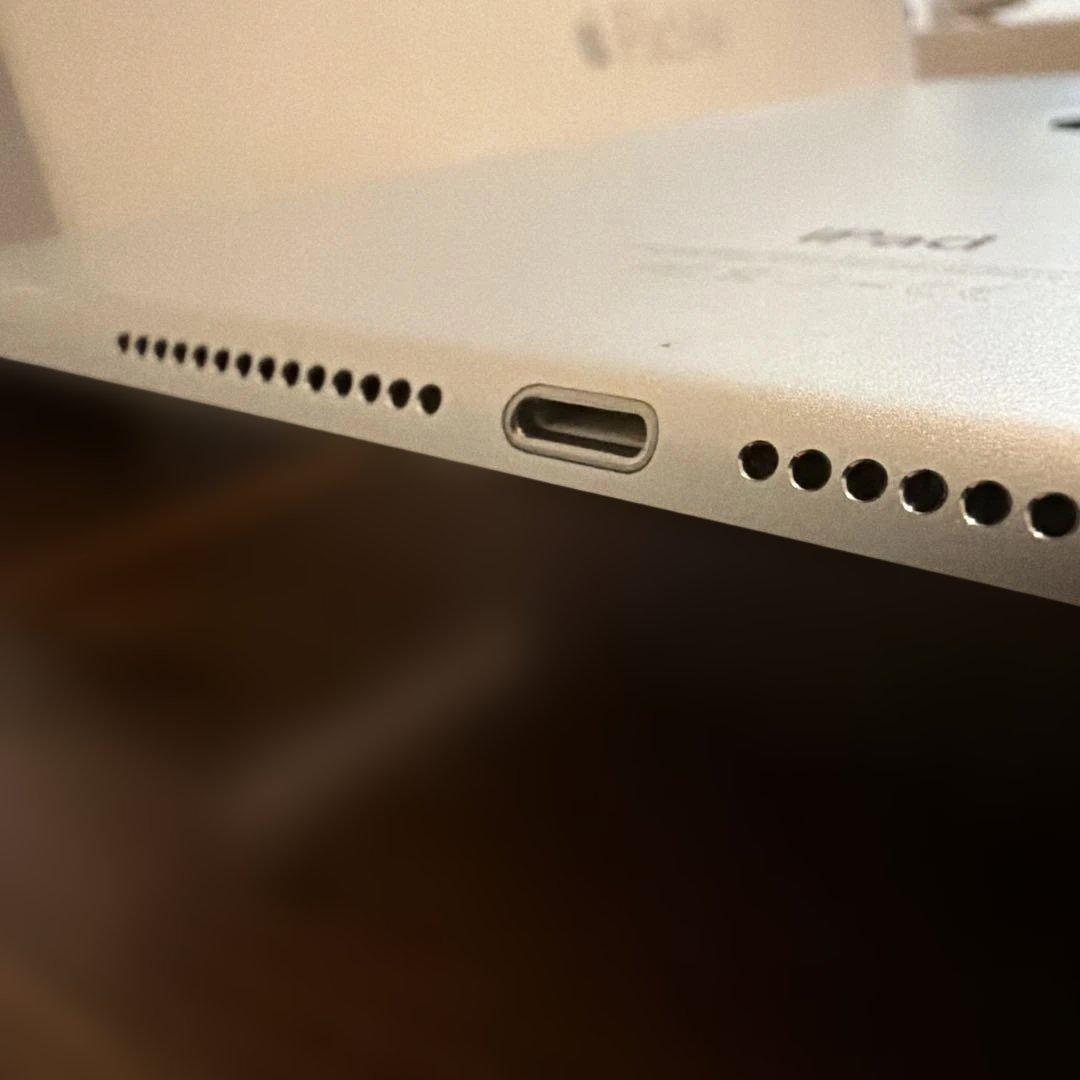 【美品】Apple iPad Air シルバー 本体　32G A1567