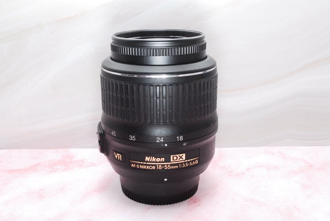 Nikon D5000★一眼レフカメラ★軽量&コンパクト★可動式モニター