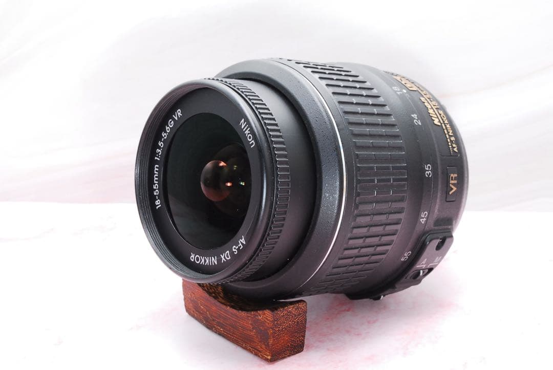 Nikon D5000★一眼レフカメラ★軽量&コンパクト★可動式モニター