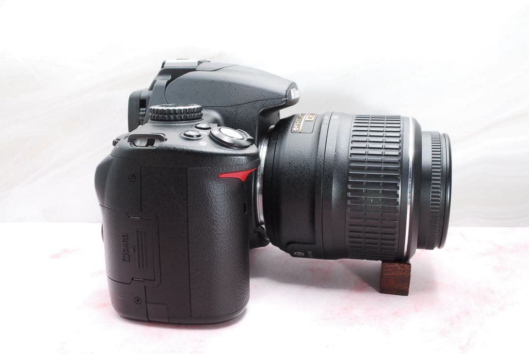 Nikon D5000★一眼レフカメラ★軽量&コンパクト★可動式モニター