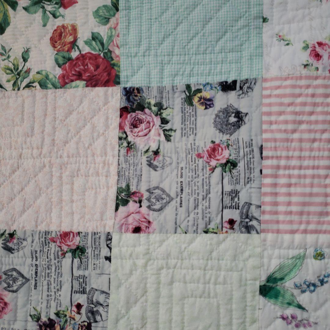 パッチワークキルト　❣️バラ柄❣️リバーシブル