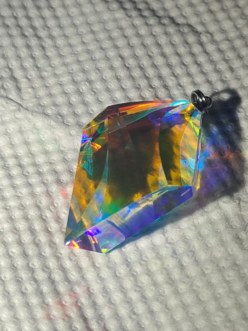 モナジー工房 虹の結晶『夕虹』ひし形 ペンダントトップ