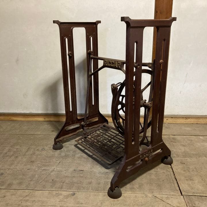 期間限定値下げ【アンティーク】リッカーミシン　足踏みミシン脚　ミシン台