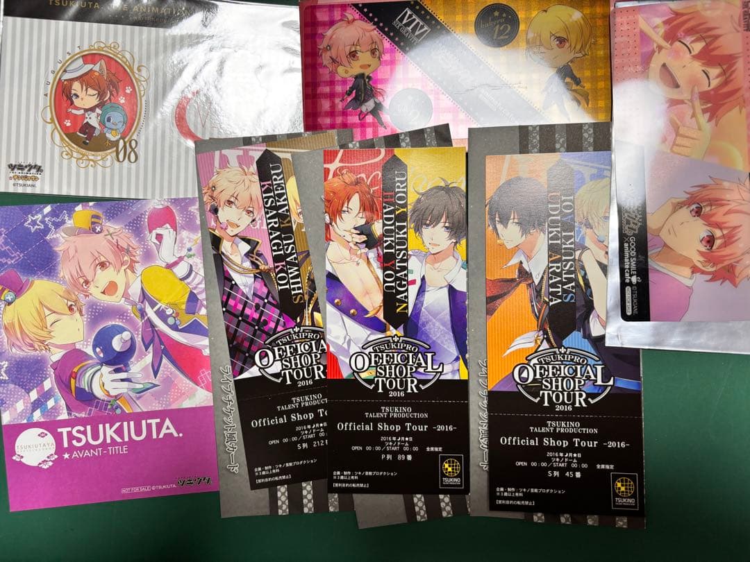 ジャンル多数　まとめ売り　約250点ほど　缶バッジ　鬼滅　イナイレ