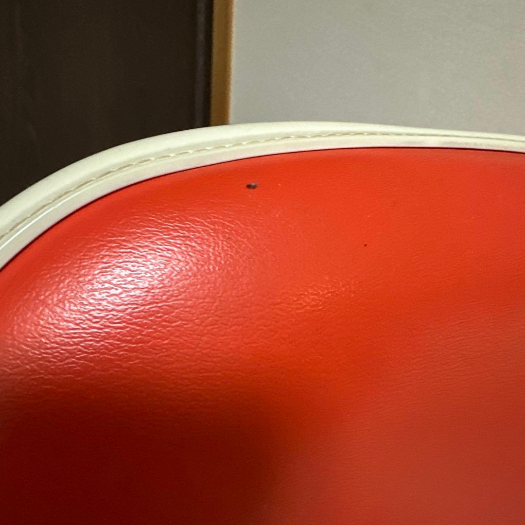 イームズチェア　スタッキングベース　オレンジ1