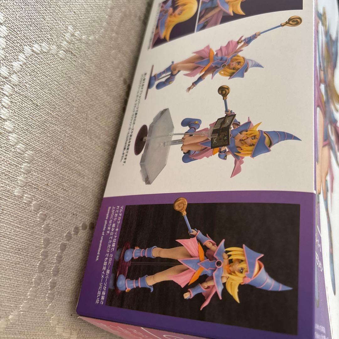 新品　 NONスケール プラモデル ブラック・マジシャン・ガール フィギュア
