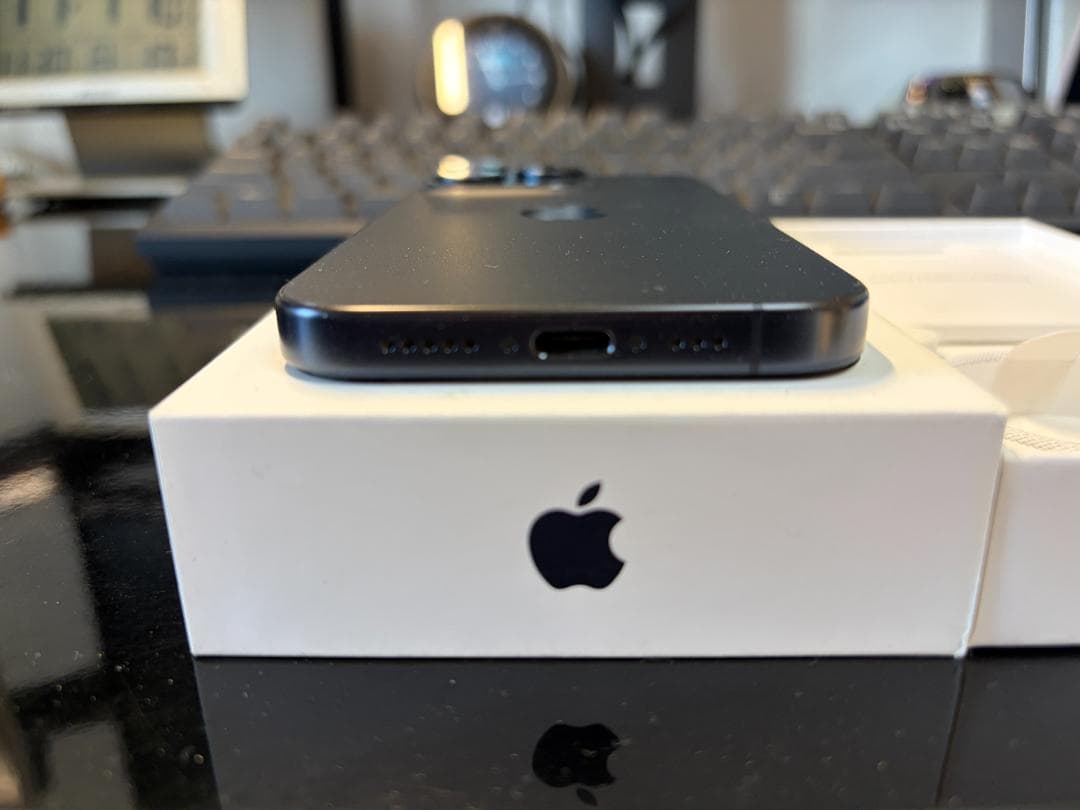 【美品】iPhone 15 pro 128GB ブルーチタニウム　SIMフリー