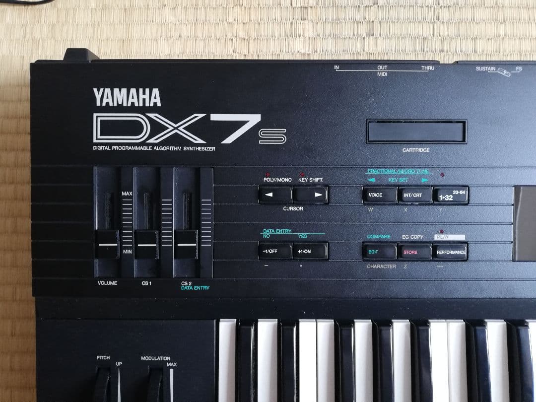YAMAHA DX7s シンセサイザー ・動作品・電池交換済み