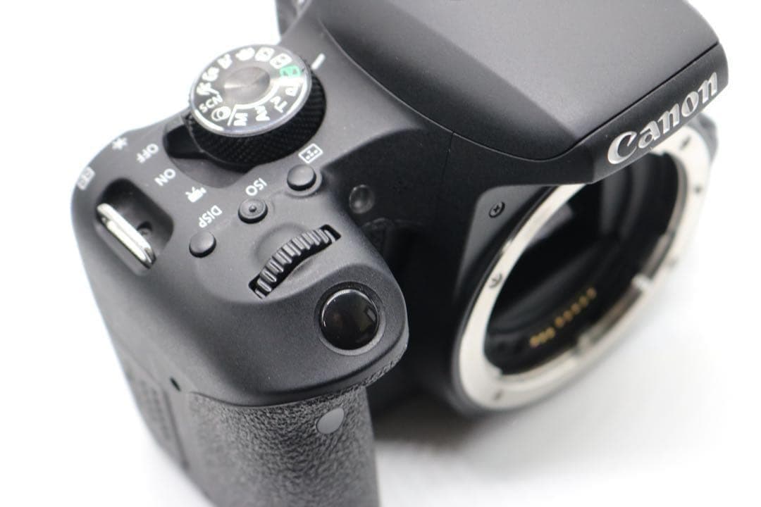 ボディ新品級 【Canon EOS Kiss X9i ダブルレンズセット】