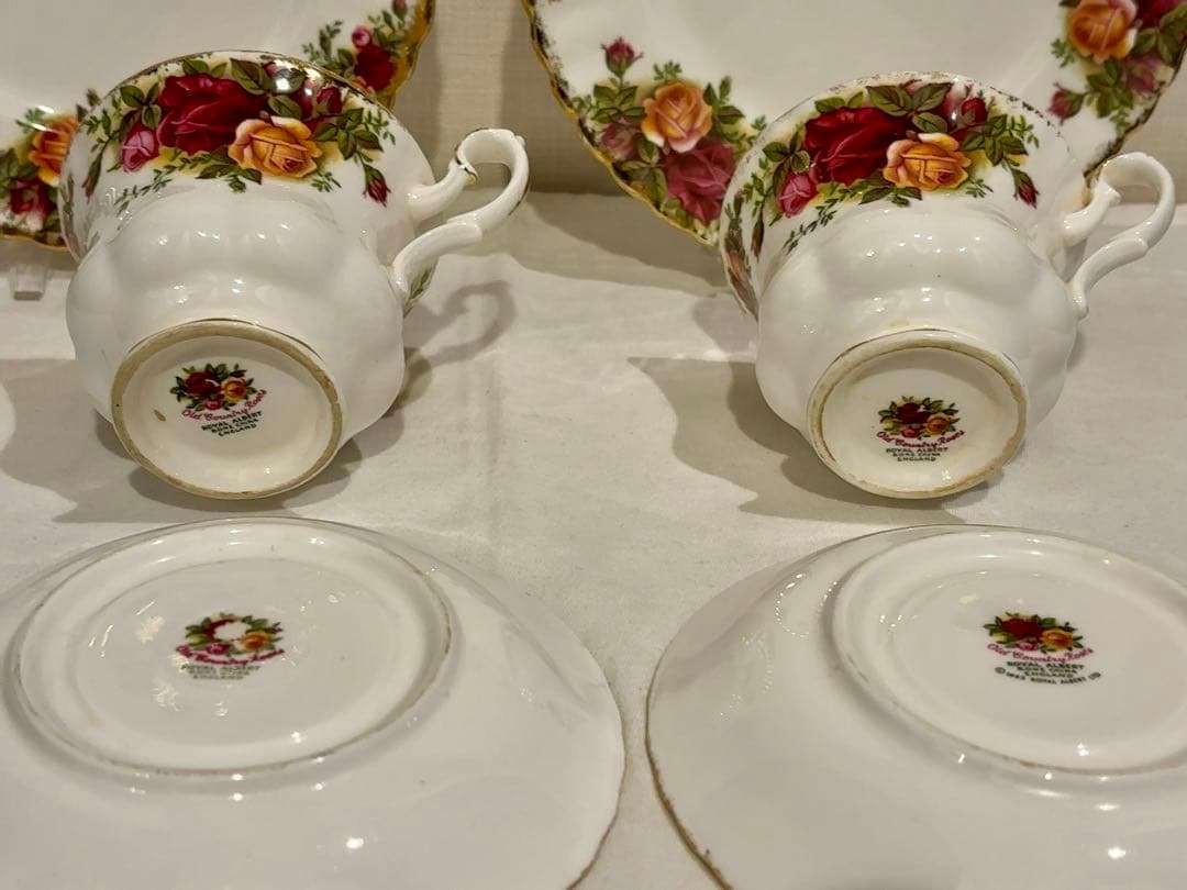 オールドカントリーローズ カップ＆ソーサー、ケーキプレートトリオ2セット