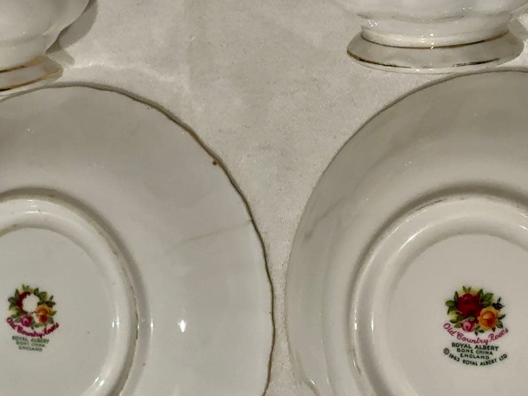 オールドカントリーローズ カップ＆ソーサー、ケーキプレートトリオ2セット