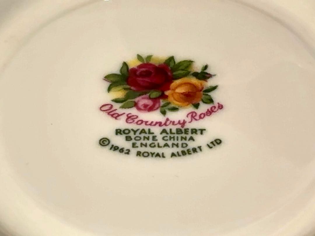 オールドカントリーローズ カップ＆ソーサー、ケーキプレートトリオ2セット