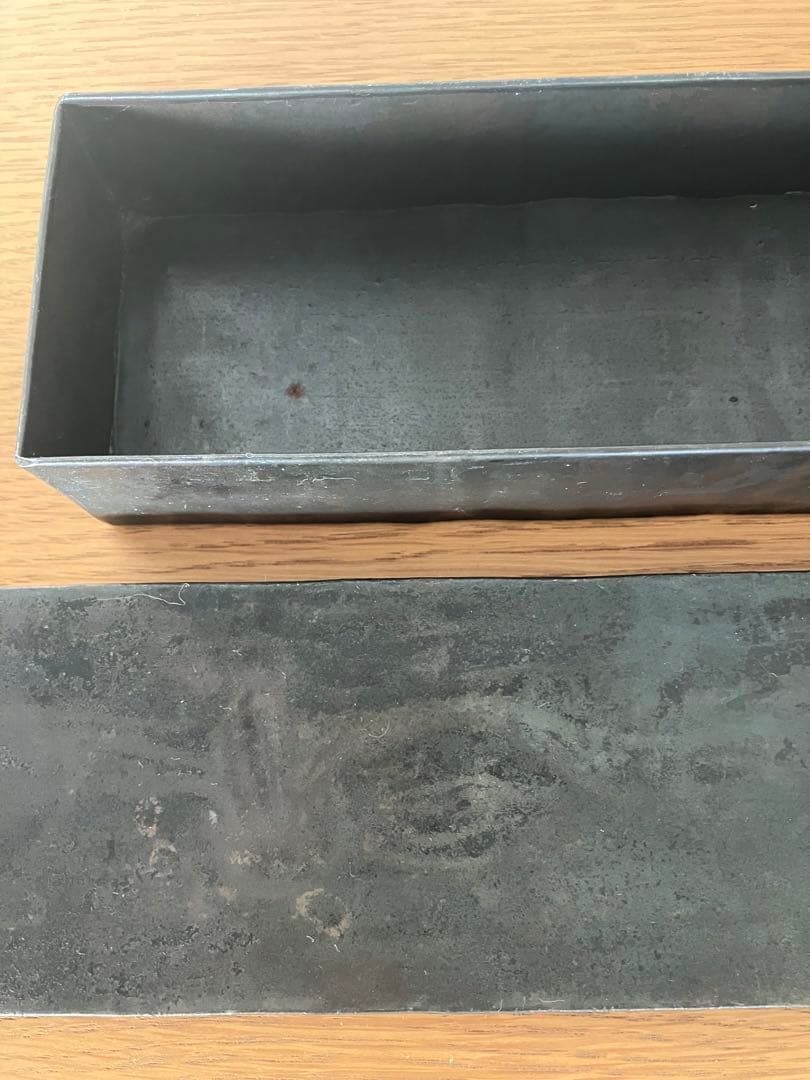 ババグーリ　鉄の小物入れ