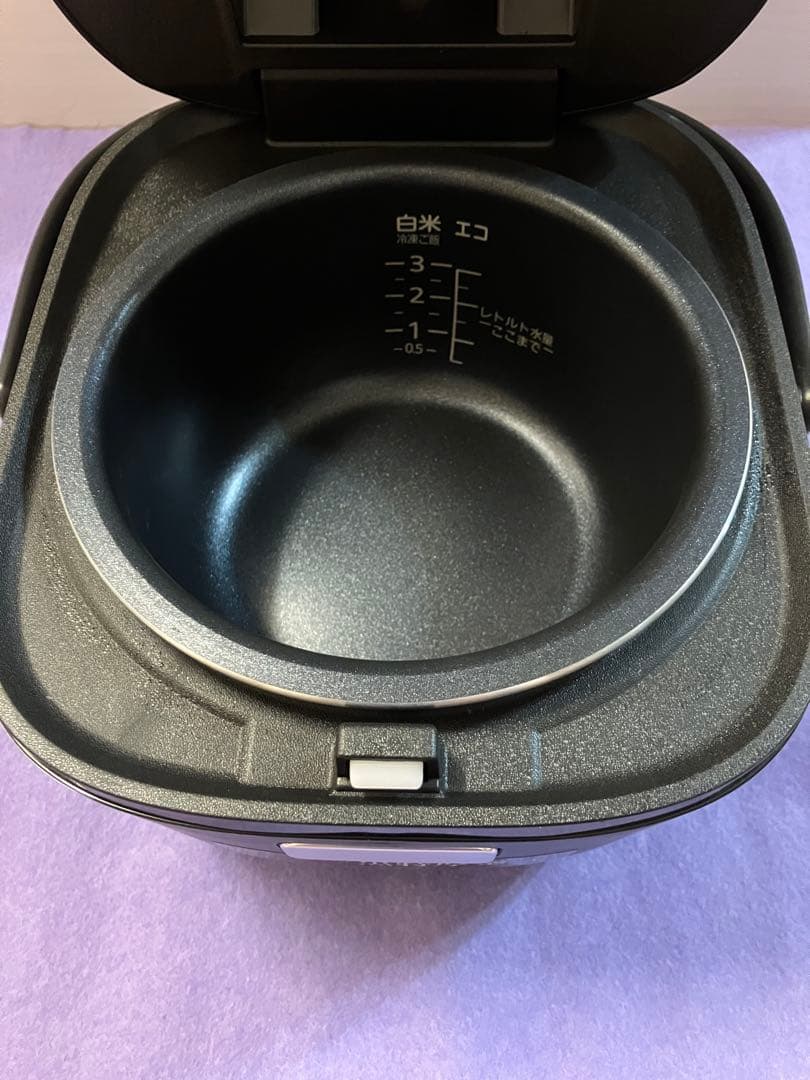 使用2回 TIGER 炊飯器 JBS-B メタルブラック 3合炊き