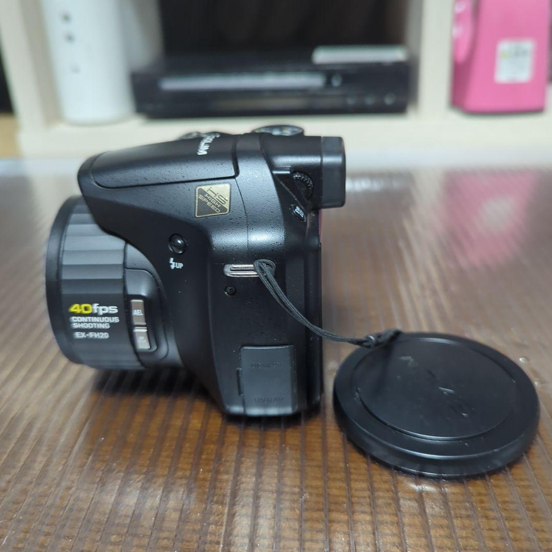 CASIO 一眼レフ デジタルカメラ EX-FH20＆シーラス120カメラケース