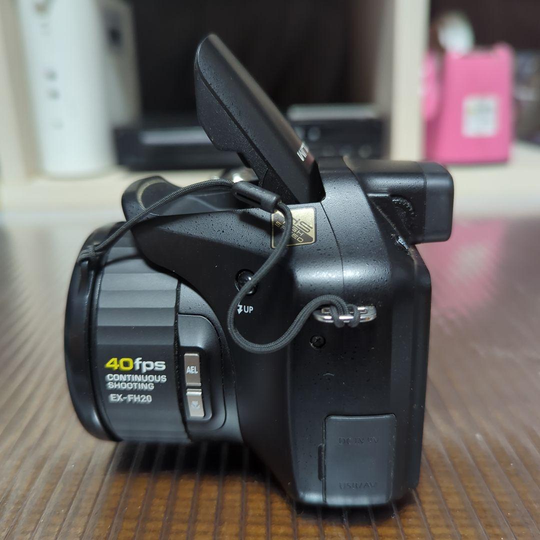 CASIO 一眼レフ デジタルカメラ EX-FH20＆シーラス120カメラケース