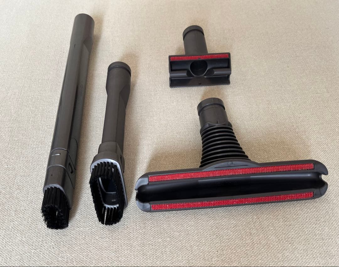 ダイソン掃除機　DC26 アタッチメント4種付き