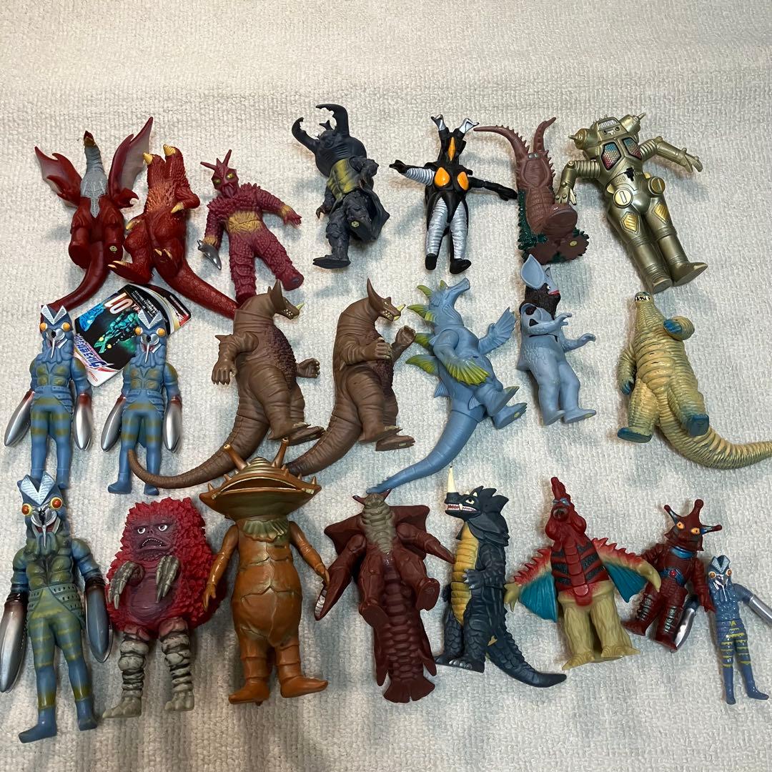 【まとめ売り】ウルトラマン怪獣超獣ソフビ22体　平成後半　おもちゃ玩具円谷英二