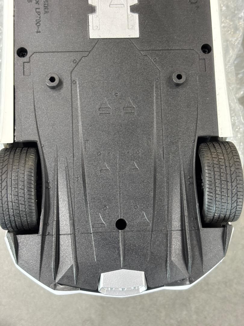 WELLY ランボルギーニ アヴェンタドール LP700-4 1/18