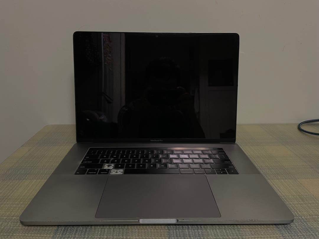 金*鯛様 ジャンク品　MacBook Pro A1990 ２台まとめて
