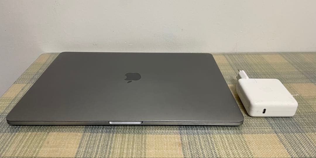 金*鯛様 ジャンク品　MacBook Pro A1990 ２台まとめて