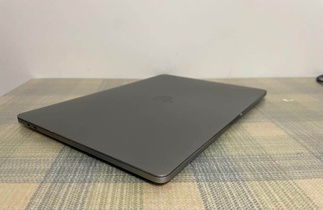 金*鯛様 ジャンク品　MacBook Pro A1990 ２台まとめて