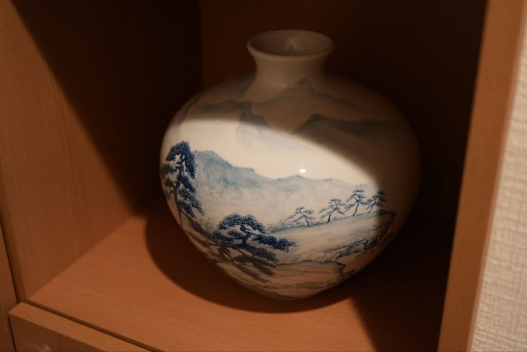 藤井錦彩　有田焼　花瓶　美術　アート　工芸　ろくろ　伝統工芸　錦彩　山水　染付