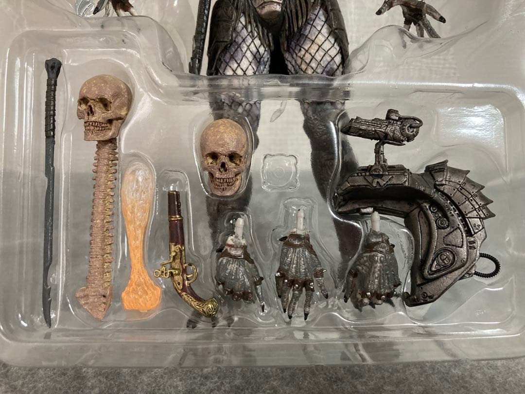 ネカ　NECA エルダー　プレデター　プレデター2