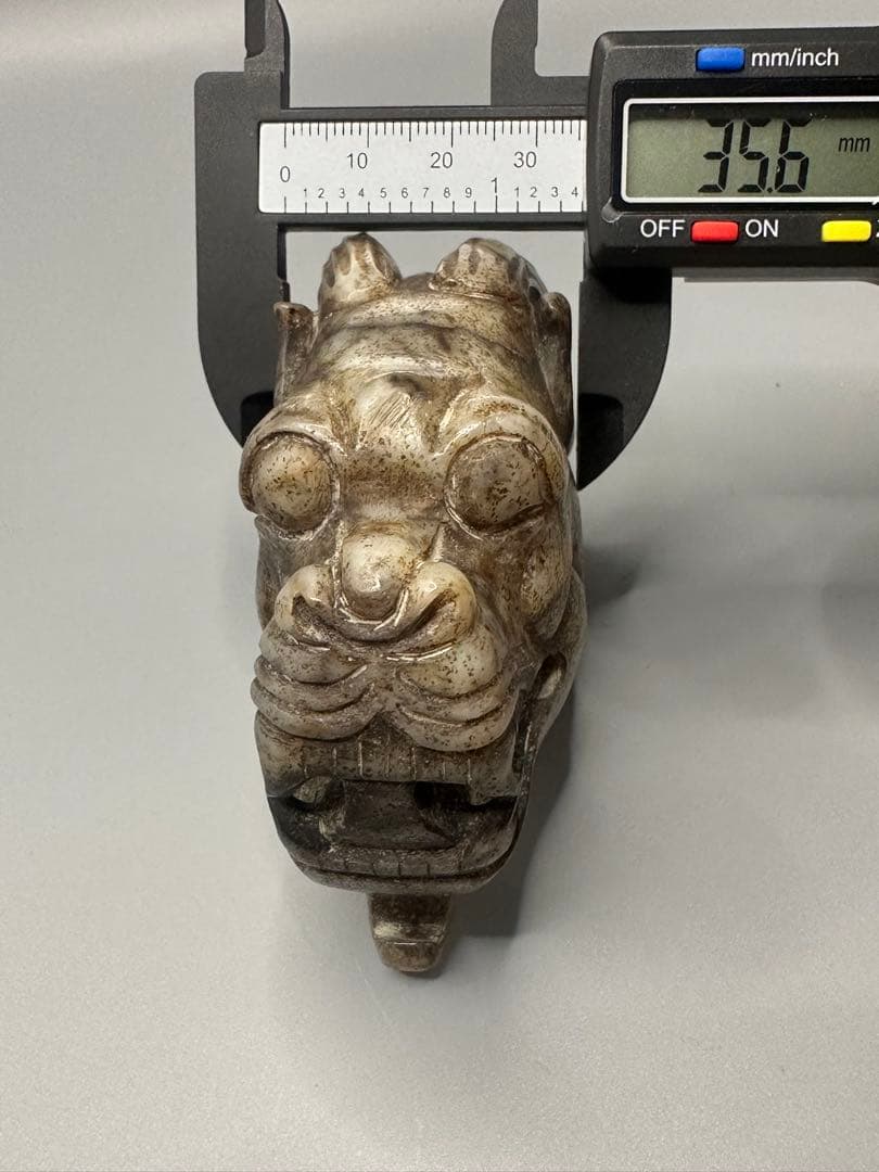 中国古美術　古玉文化　紅山文化　玉龍头 祭祀器　美品　磁石に反応あり　手彫り