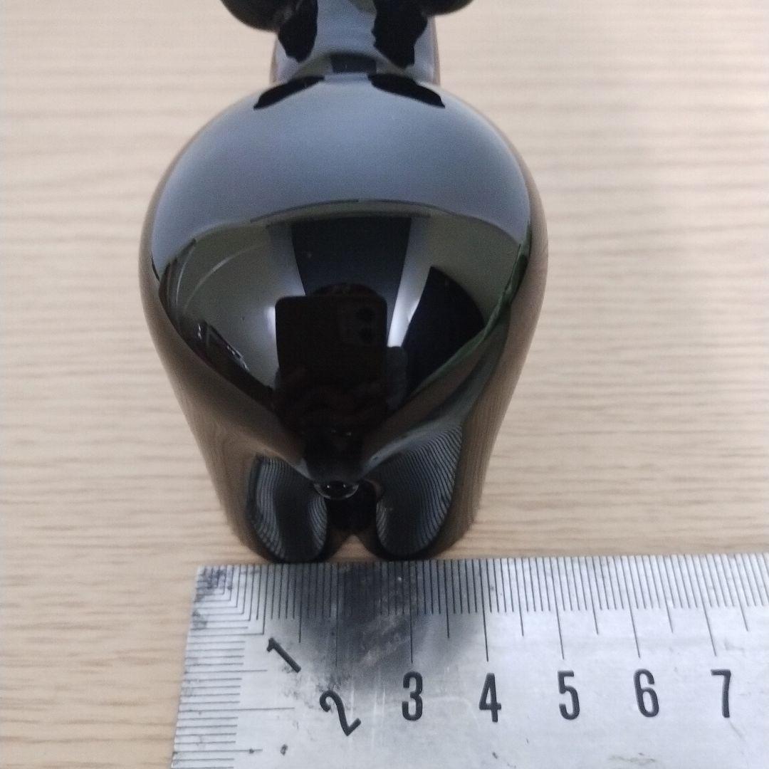 黒いカバの置物