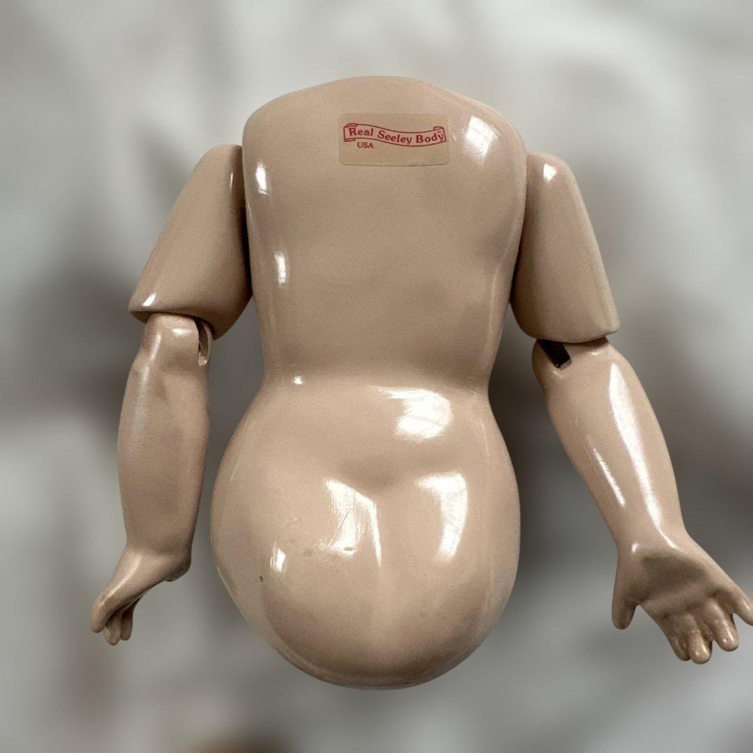 ビスクドール　ボディ　real seeley body USA