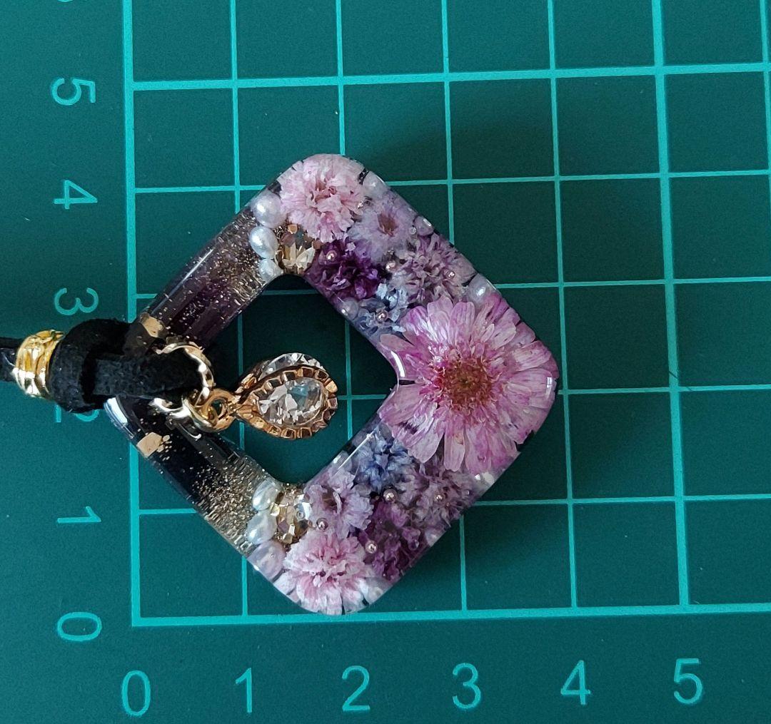 【1697】レジン　マトリカリア　ネックレス　ペンダント　ハンドメイド