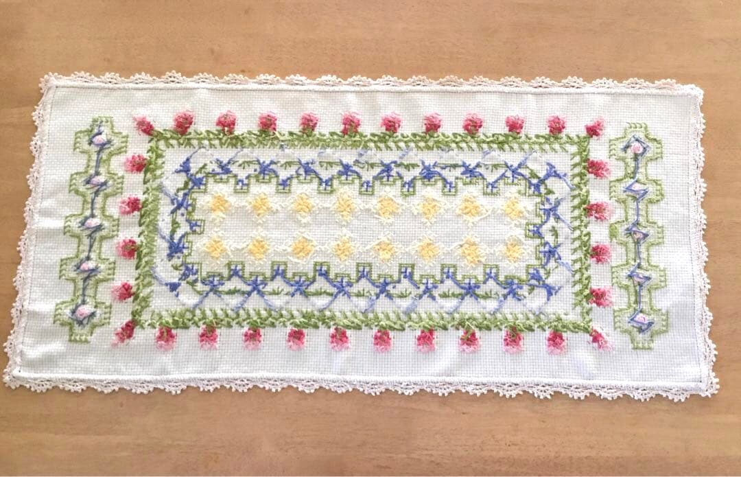 戸塚刺繍　テーブルセンター　96㎝
