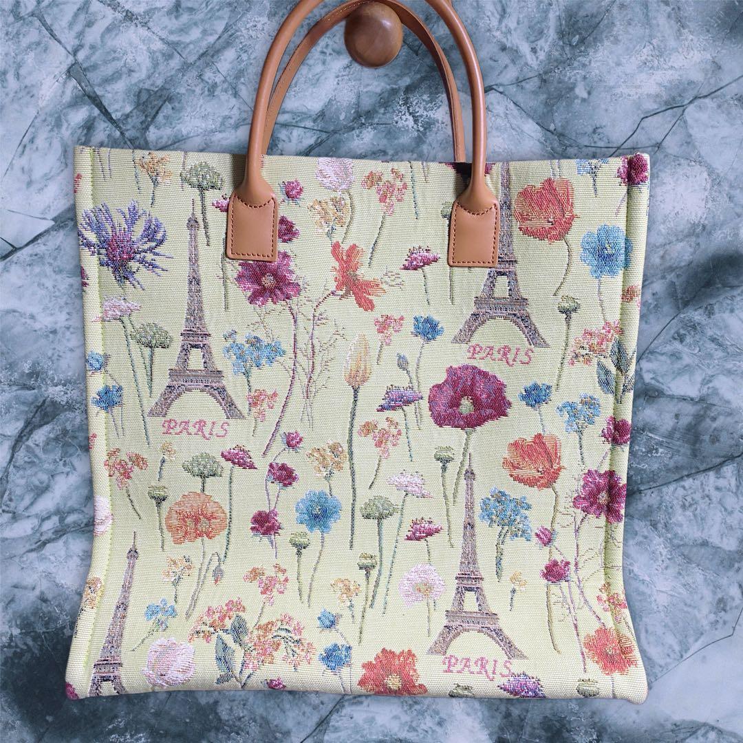 エッフェル塔と花の刺繍トートバッグ　一点もの