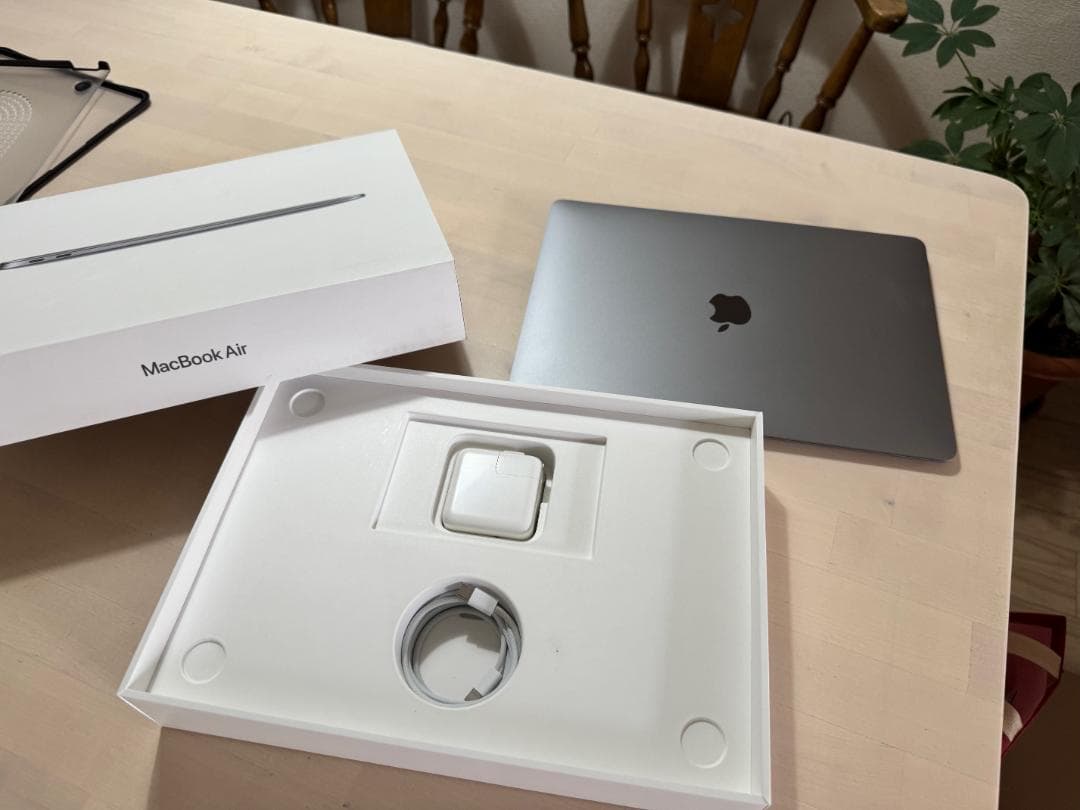 Macbook Air 2021年購入　バッテリー100％　超お買得超美品
