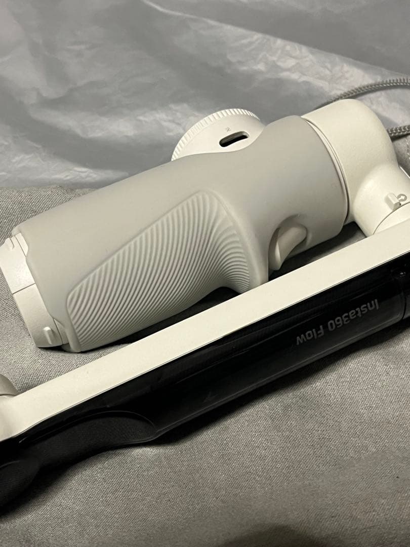 【中古】Insta360 Flow + 純正ライト付き