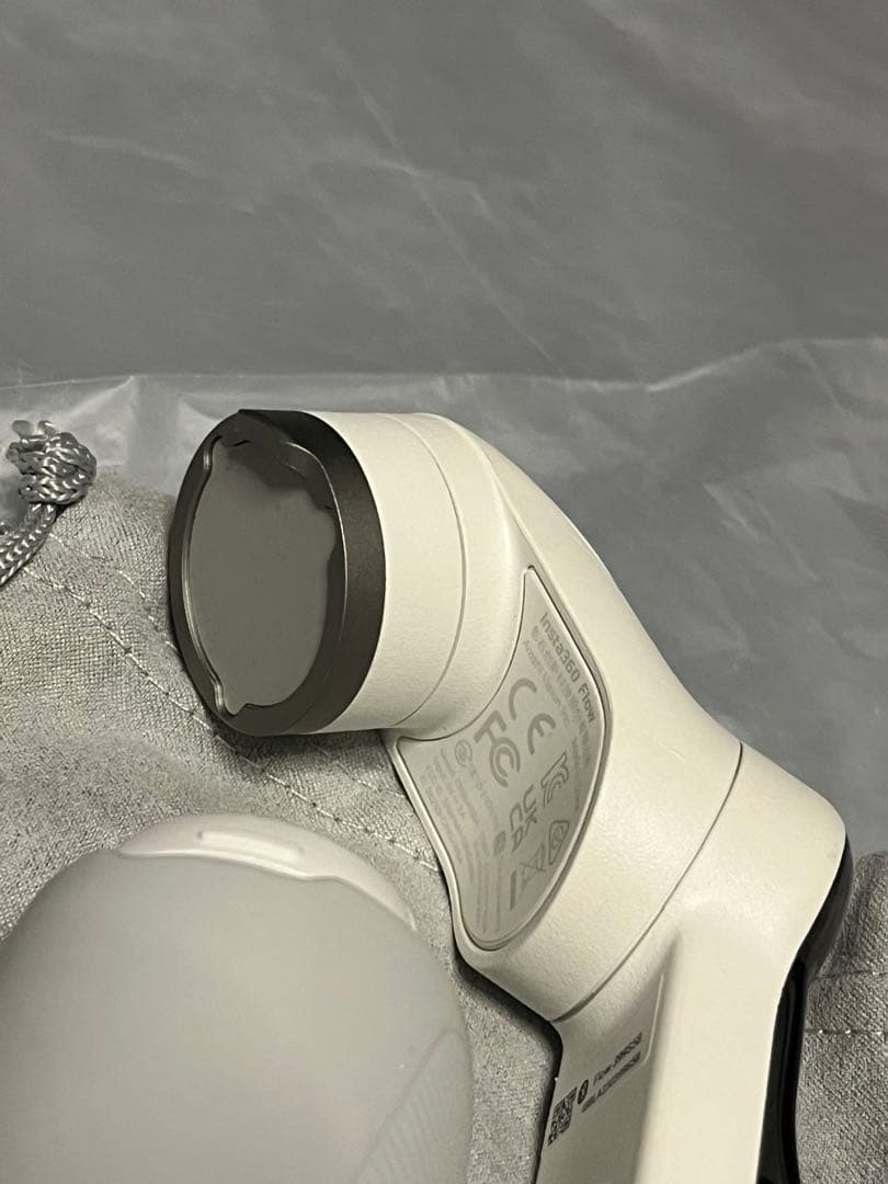 【中古】Insta360 Flow + 純正ライト付き