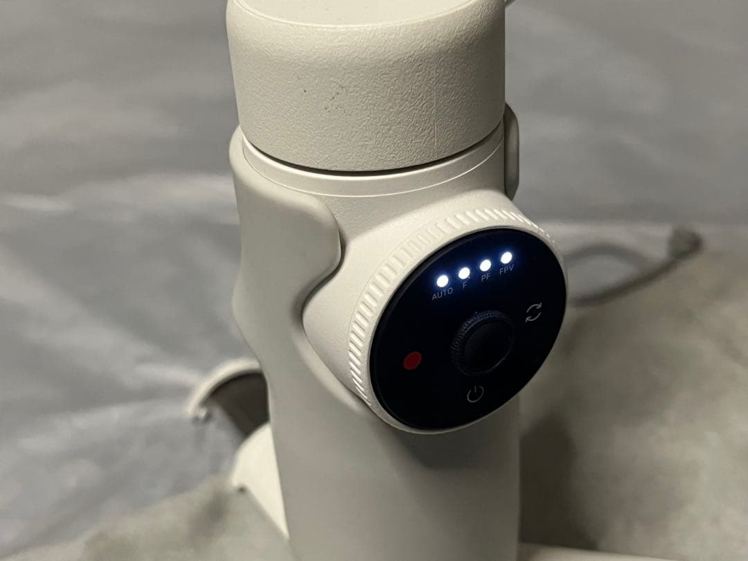 【中古】Insta360 Flow + 純正ライト付き