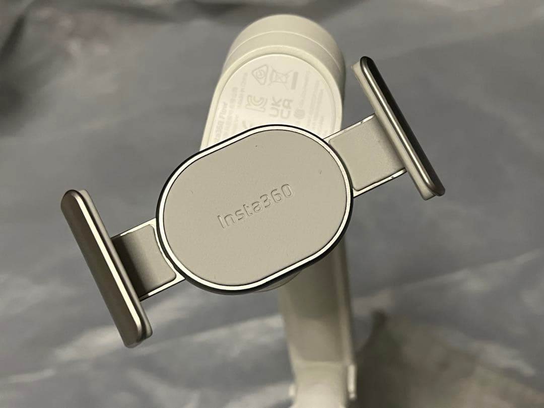 【中古】Insta360 Flow + 純正ライト付き
