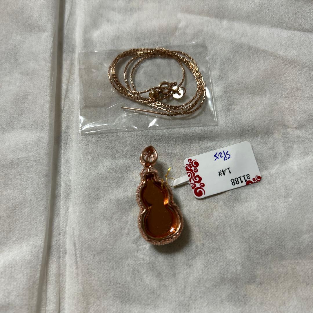 天然和田玉碧玉猫眼ペンダント 緑色