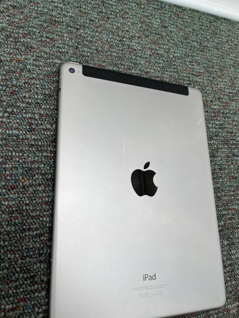 iPad Air2　Wi-Fi+Cellular　simフリー　f846