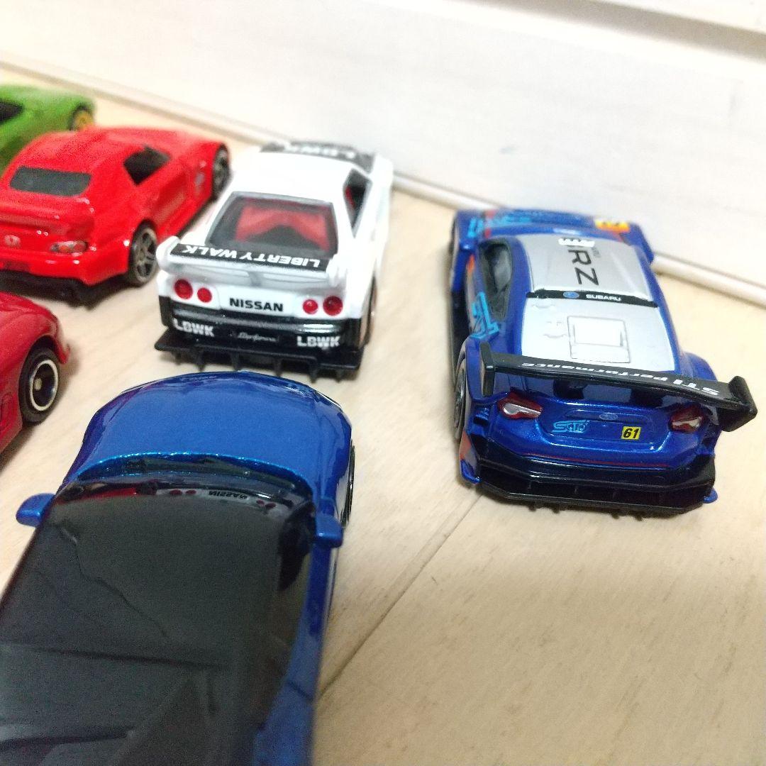 ミニカー9台セット、トミカ、ホットウィール等。