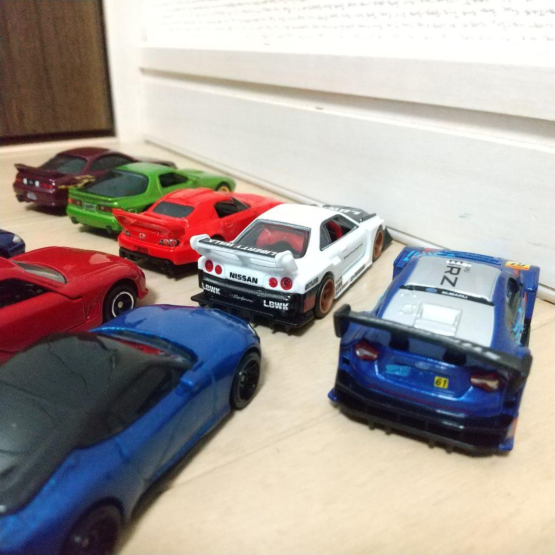 ミニカー9台セット、トミカ、ホットウィール等。
